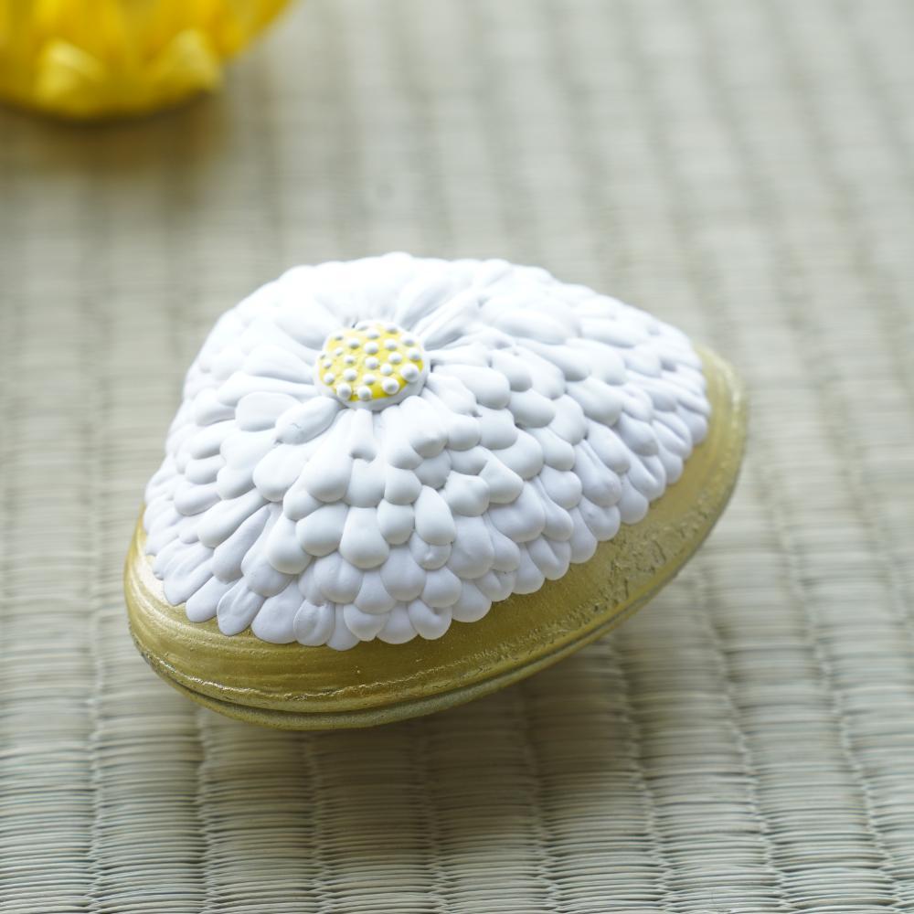 CHRYSANTHEMUM CLAM BOX – LARGE, HAND-RAISED GOFUN
