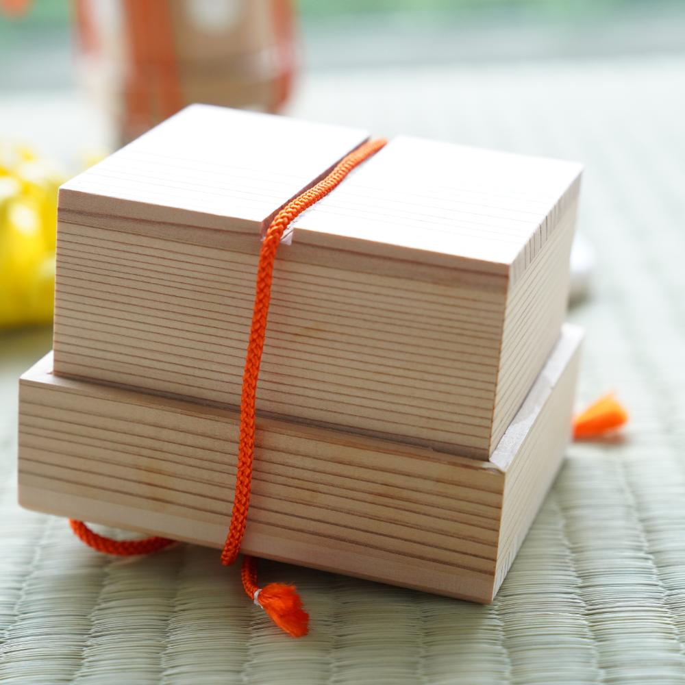 CEDAR LETTER BOX (FUBAKO) – CHRYSANTHEMUM GOFUN RELIEF, SMALL