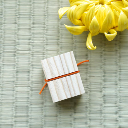 CEDAR SHELL BUCKET & LETTER BOX – MINIATURE SET, CHRYSANTHEMUM