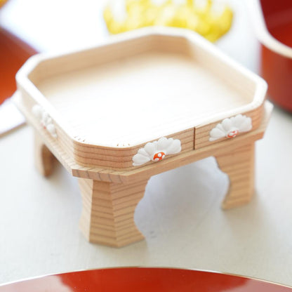 CEDAR GOZEN STAND – CHRYSANTHEMUM GOFUN RELIEF, 4.3 IN