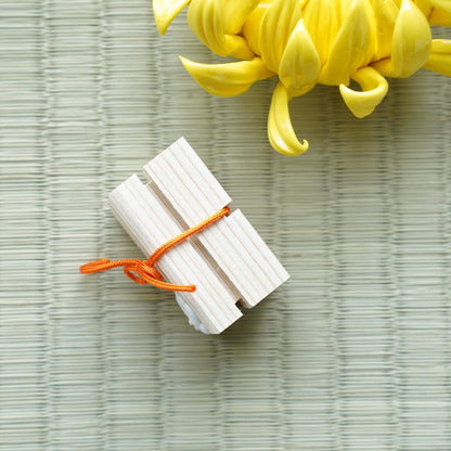 CEDAR SHELL BUCKET & LETTER BOX – MINIATURE SET, CHRYSANTHEMUM
