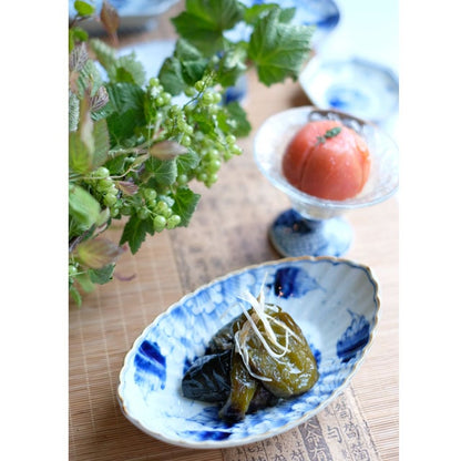 CHRYSANTHEMUM SHAPED SMALL BOWL – PEONY BRUSHWORK (HASAMI)