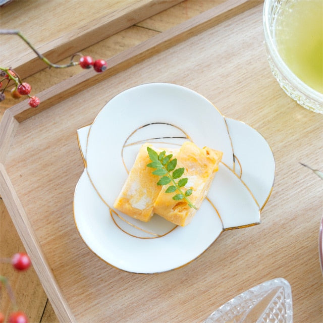 AUSPICIOUS KNOT SMALL PLATE – GOLD LINE (ARITA)