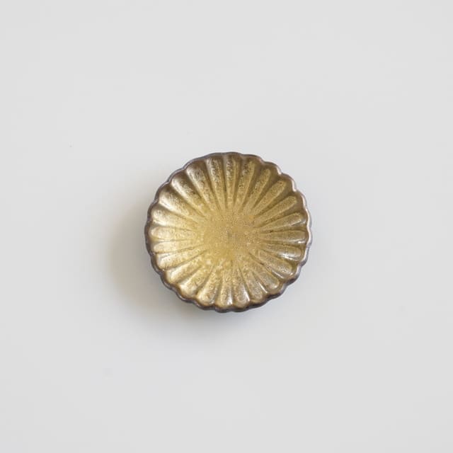 CHRYSANTHEMUM MINI PLATE / CHOPSTICK REST – GOLD (ARITA)