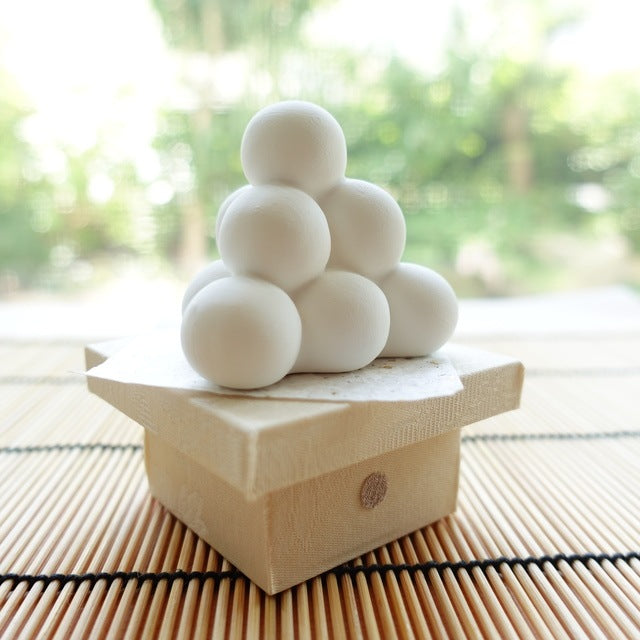 MOON-VIEWING DUMPLINGS ON A SANPO STAND – CHIRIMEN ORNAMENT (KYOTO)