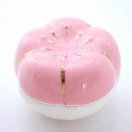 PLUM-SHAPED APPETIZER DISH