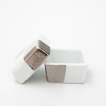 BOX-SHAPED APPETIZER DISH – WHITE & SILVER CHECKERED (ARITA)
