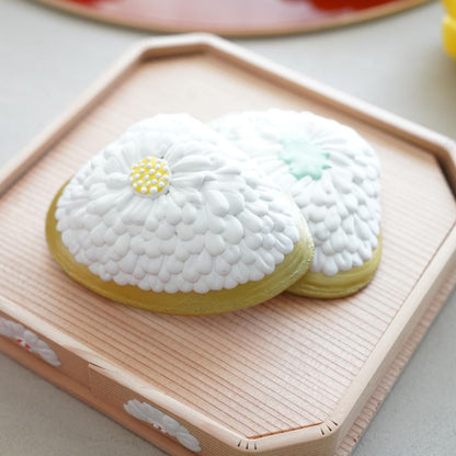 CHRYSANTHEMUM CLAM BOX – LARGE, HAND-RAISED GOFUN