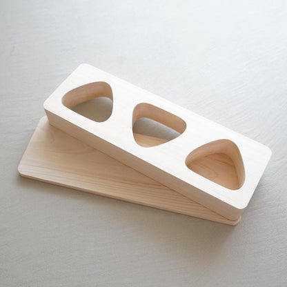 HINOKI ONIGIRI MOLD – 3 CAVITIES, WITH BOARD