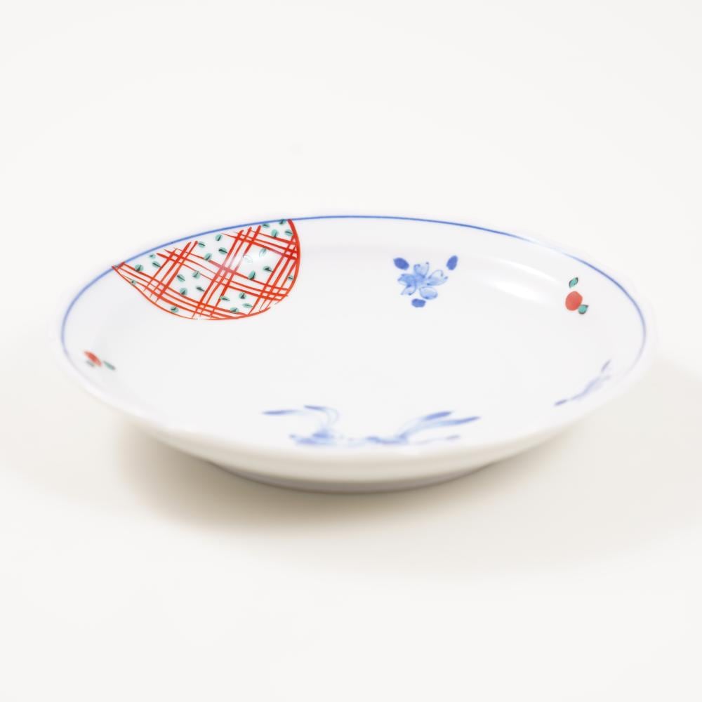 "HANA-USAGI" ROUND PLATE – RABBIT & FLOWERS, 6.5 IN (HASAMI)