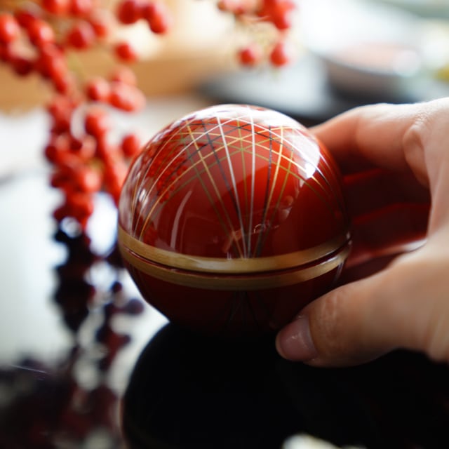 "TEMARI" SPHERE APPETIZER DISH – VERMILION & INNER GOLD PEARL (YUWEN)