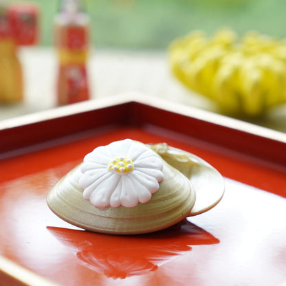 CHRYSANTHEMUM CLAM BOX – SMALL, HAND-RAISED GOFUN