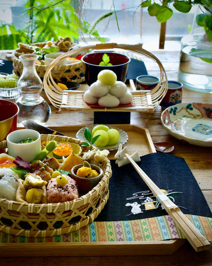 HARVEST MOON EMBROIDERED PLACEMAT – BLACK (KYOTO)