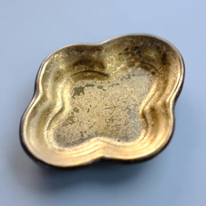 QUINCE-SHAPED MINI PLATE / CHOPSTICK REST – GOLD (ARITA)
