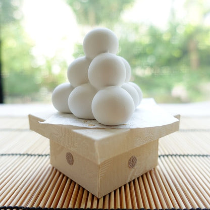 MOON-VIEWING DUMPLINGS ON A SANPO STAND – CHIRIMEN ORNAMENT (KYOTO)