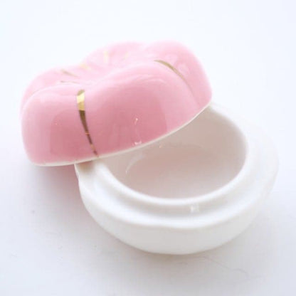 PLUM-SHAPED APPETIZER DISH