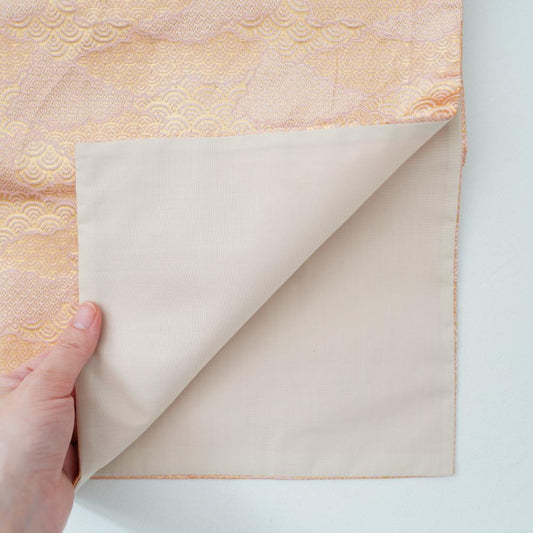 NISHIJIN TABLE RUNNER – GOLD SEIGAIHA WAVES, PINK (KYOTO)