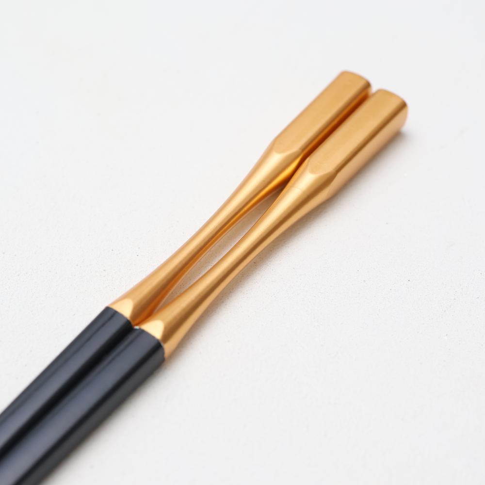 ECHIZEN LACQUERED CHOPSTICKS – BLACK & GOLD, 22.5 CM (YUWEN)