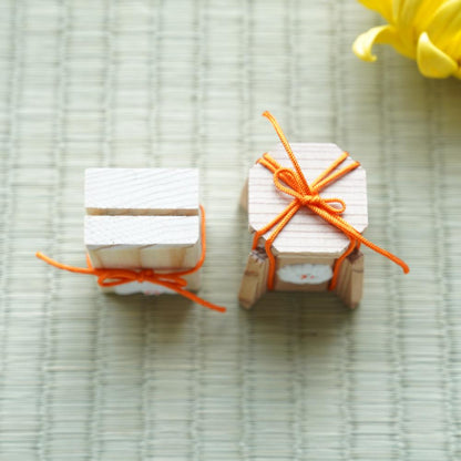 CEDAR SHELL BUCKET & LETTER BOX – MINIATURE SET, CHRYSANTHEMUM