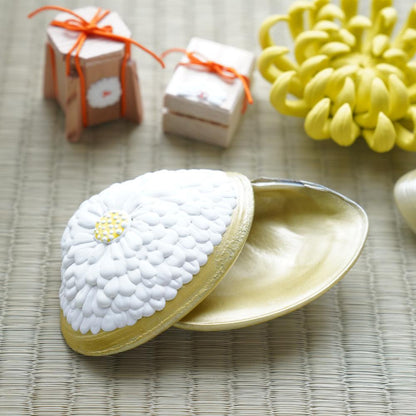CHRYSANTHEMUM CLAM BOX – LARGE, HAND-RAISED GOFUN