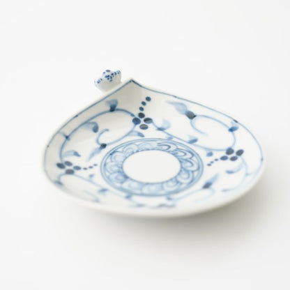 "IKKANNJIN" SMALL PLATE – NUT ARABESQUE (HASAMI)