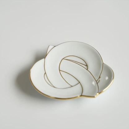AUSPICIOUS KNOT SMALL PLATE – GOLD LINE (ARITA)