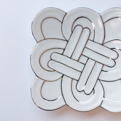 AUSPICIOUS KNOTS SMALL PLATE – PLATINUM LINE (ARITA)