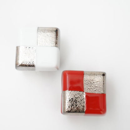 BOX-SHAPED APPETIZER DISH – WHITE & SILVER CHECKERED (ARITA)