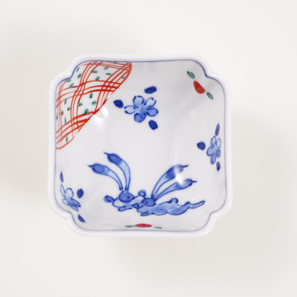 "HANA-USAGI" SQUARE APPETIZER DISH – RABBIT & FLOWERS, 3 IN (HASAMI)