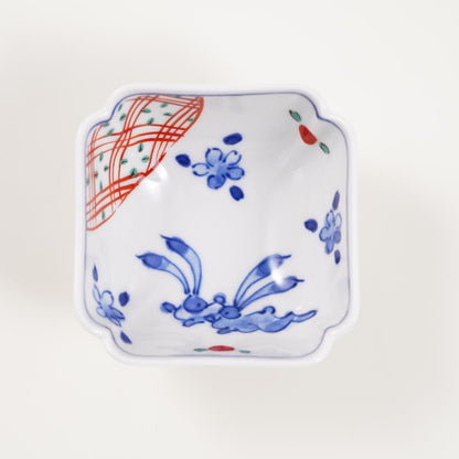 "HANA-USAGI" SQUARE APPETIZER DISH – RABBIT & FLOWERS, 3 IN (HASAMI)