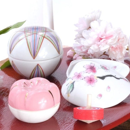 PLUM-SHAPED APPETIZER DISH