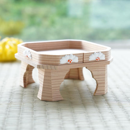 CEDAR GOZEN STAND – CHRYSANTHEMUM GOFUN RELIEF, 4.3 IN