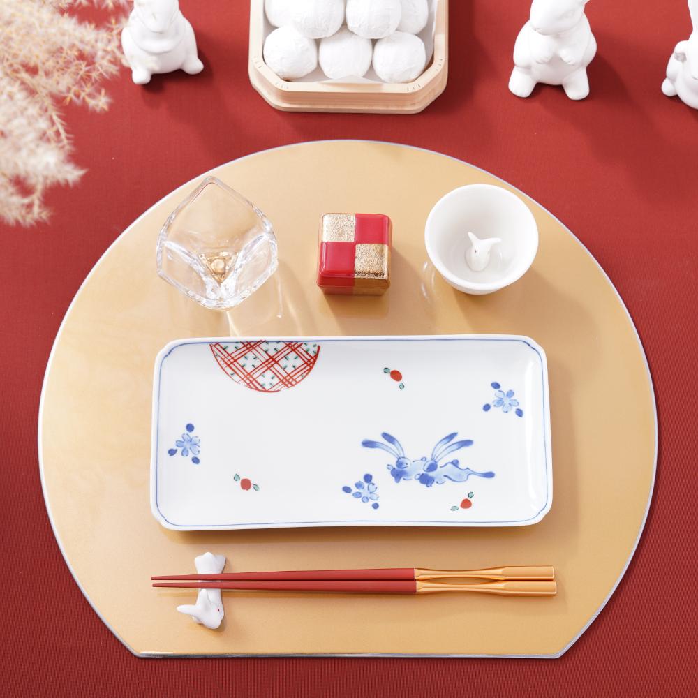 "HANA-USAGI" LONG PLATE – RABBIT & FLOWERS, 9 IN (HASAMI)