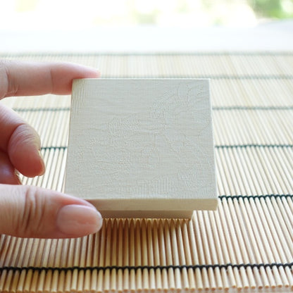 BOULETTES DE LUNE SUR SUPPORT SANPŌ – DÉCORATION CHIRIMEN (KYOTO)