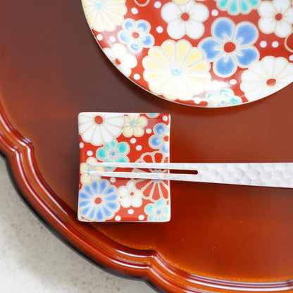 CHOPSTICK REST – PLUM & CHRYSANTHEMUM (KUTANI)