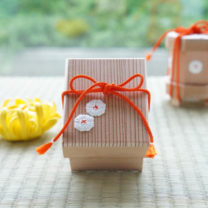 CEDAR LETTER BOX (FUBAKO) – CHRYSANTHEMUM GOFUN RELIEF, SMALL