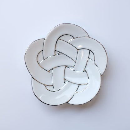 PLUM KNOT SMALL PLATE – PLATINUM LINE (ARITA)