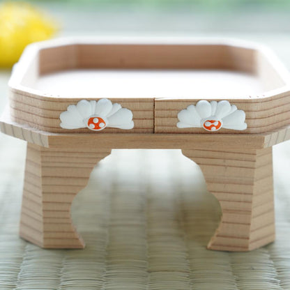 CEDAR GOZEN STAND – CHRYSANTHEMUM GOFUN RELIEF, 4.3 IN