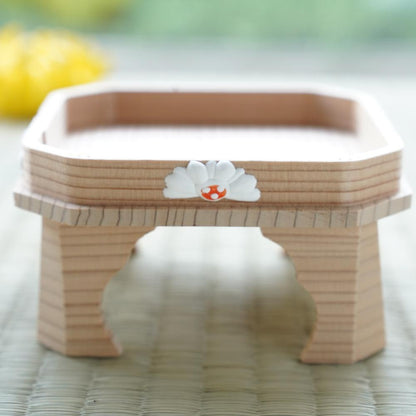 CEDAR GOZEN STAND – CHRYSANTHEMUM GOFUN RELIEF, 4.3 IN