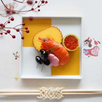 SQUARE PLATE – GOLD CHECKERED (HASAMI)