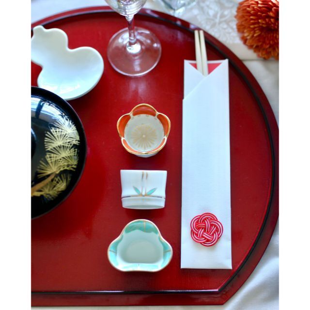 PLUM-SHAPED SMALL BOWL – BROCADE (ARITA)