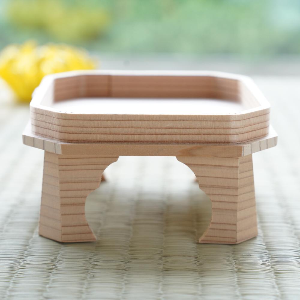 CEDAR GOZEN STAND – CHRYSANTHEMUM GOFUN RELIEF, 4.3 IN