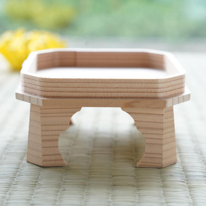 CEDAR GOZEN STAND – CHRYSANTHEMUM GOFUN RELIEF, 4.3 IN