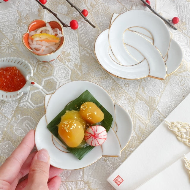 AUSPICIOUS KNOT SMALL PLATE – GOLD LINE (ARITA)