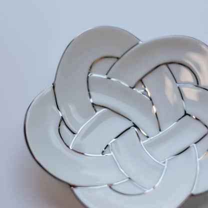 PLUM KNOT SMALL PLATE – PLATINUM LINE (ARITA)