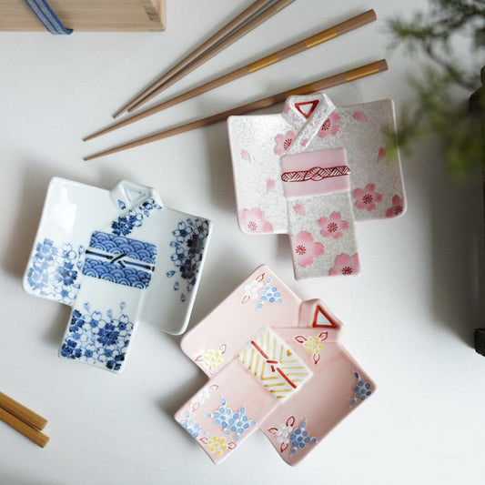 ARITA PORCELAIN KIMONO DISH (SAKURA)